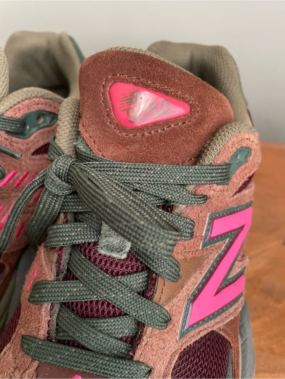 New Balance 9060 Burgundy Pink Sneakers Men’s Size 9 Suede Mesh Chunky Dad Shoes